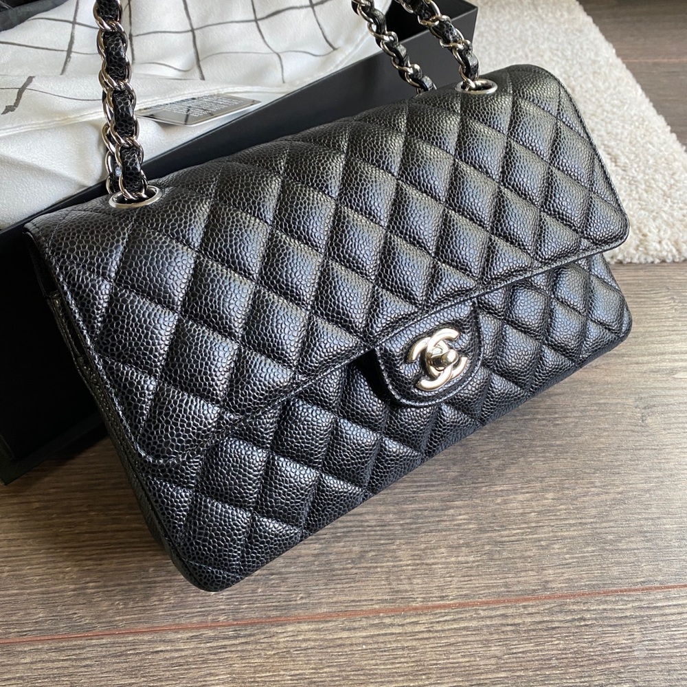 SOLD Chanel medium classic double flap in caviar - Picture 4 of 12